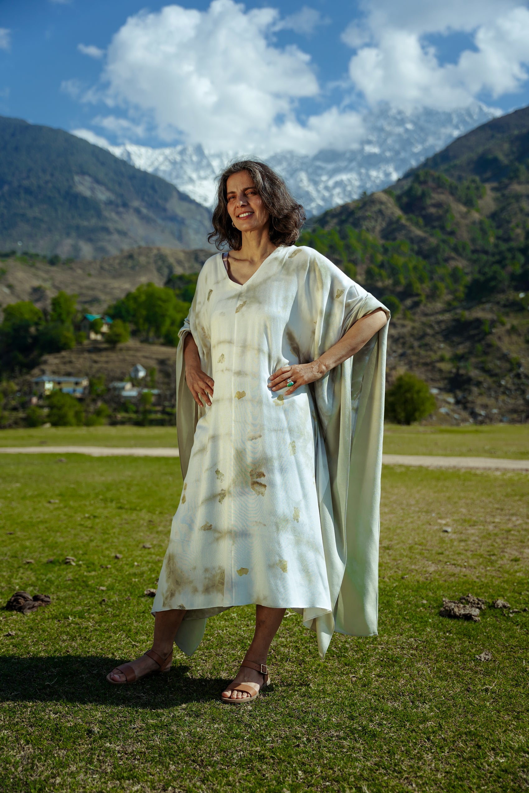 L.10 Breezy Unisex Kaftan with Loose Fit and Color-Blocked Sleeve Panels