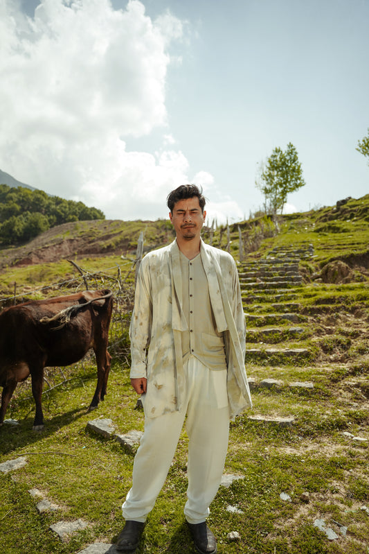 L.04 Minimalist Unisex Shrug Jacket with Folded Placket and Coconut Buttons